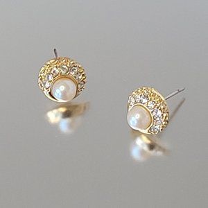 Vintage Richelieu Rhinestone and Pearl Post Earrings ~ EUC ~ Gold Tone.